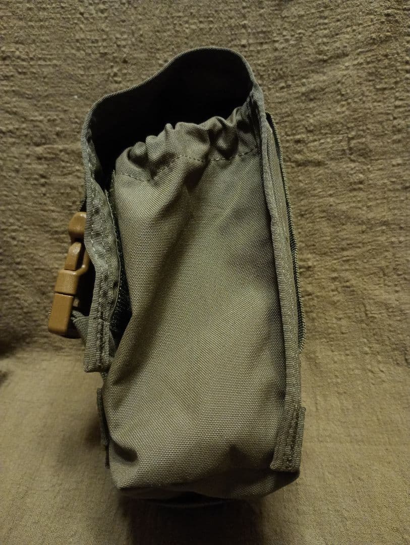 個人装備 T.REX Hydro Pouch Ranger Green