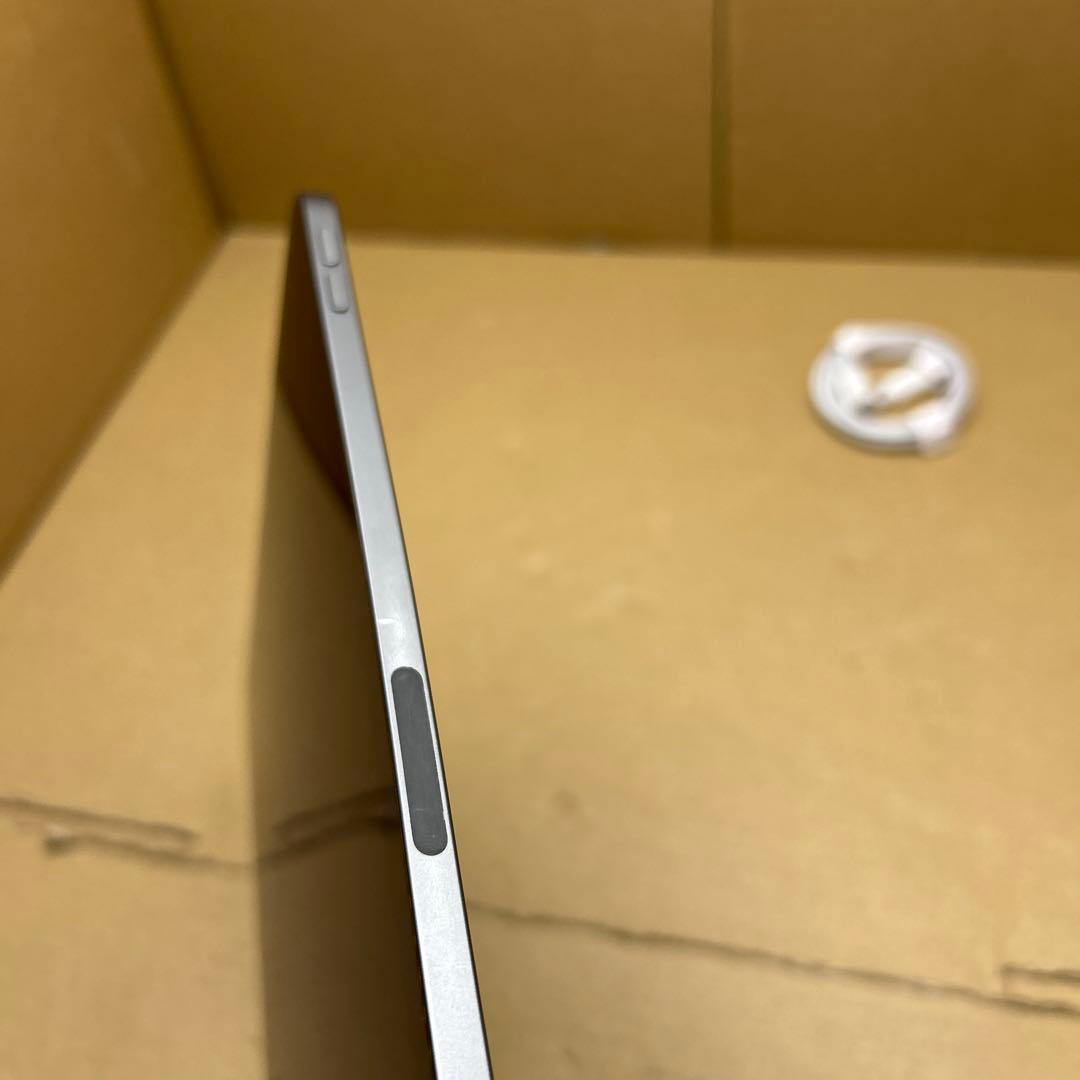 訳あり　Apple iPad Air (第５世代) Wi-Fi 64GB グレイ