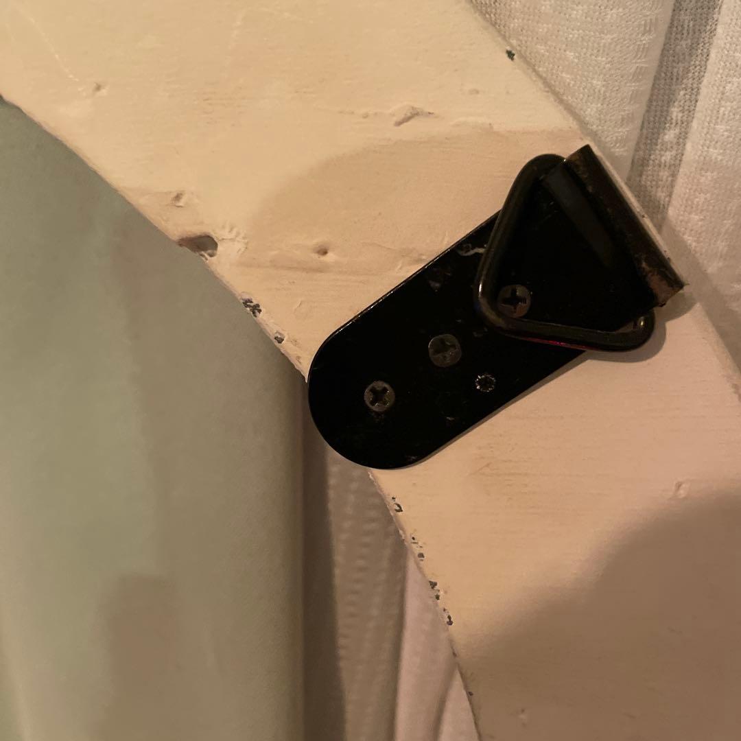 アーチ型ホワイトシャッター