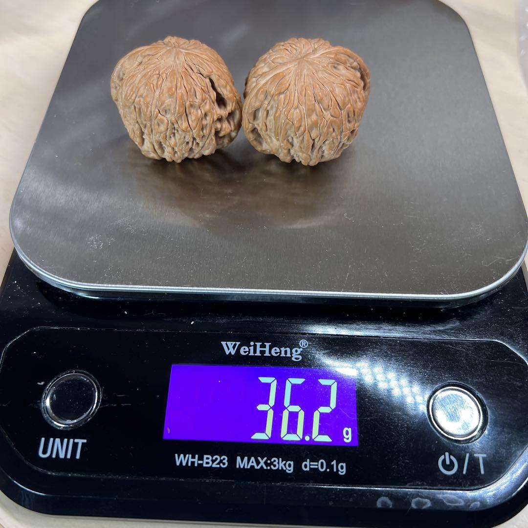 文玩堂：ドジョウ背 文玩クルミ（精品級）」