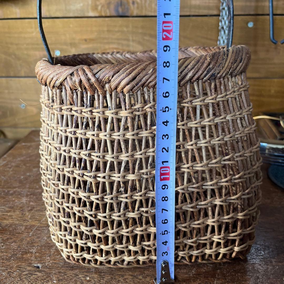 ヴィンテージ　アケビ蔓　鉄製ハンドル付きバスケット