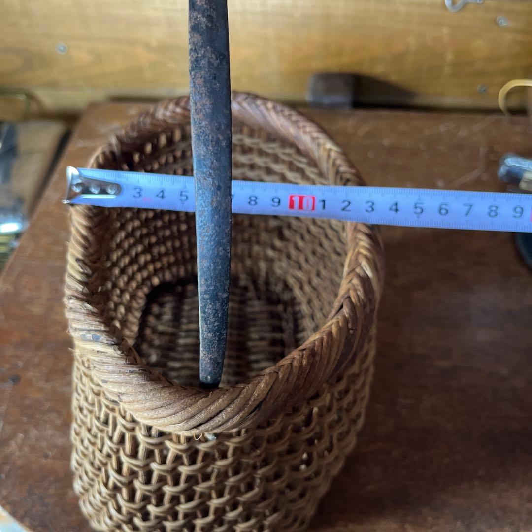 ヴィンテージ　アケビ蔓　鉄製ハンドル付きバスケット