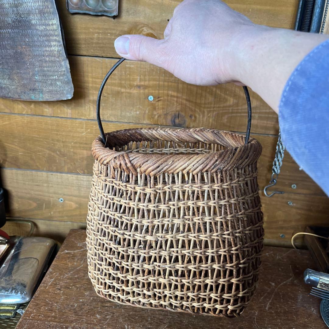 ヴィンテージ　アケビ蔓　鉄製ハンドル付きバスケット