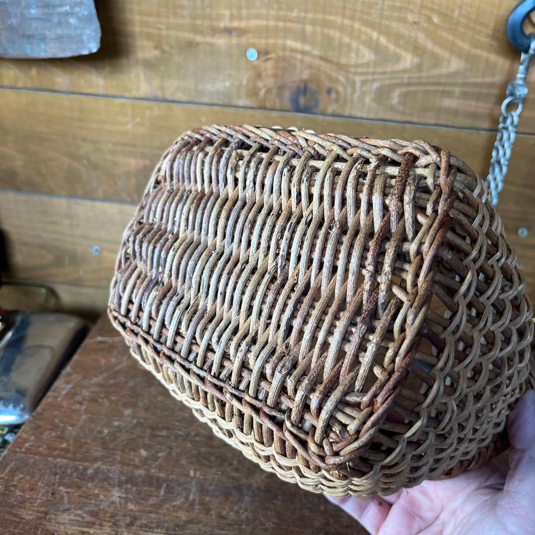 ヴィンテージ　アケビ蔓　鉄製ハンドル付きバスケット