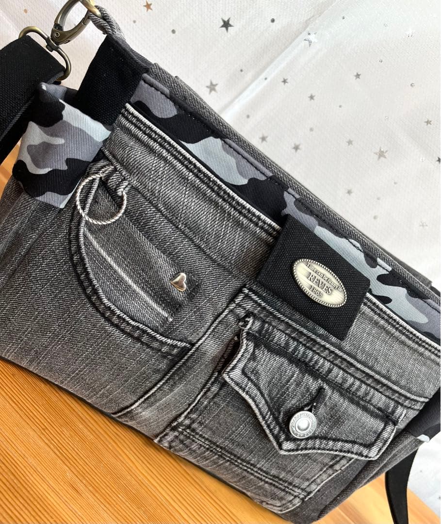 デニムリメイクバッグ（M）No.741☆ショルダーバッグ　斜めがけ