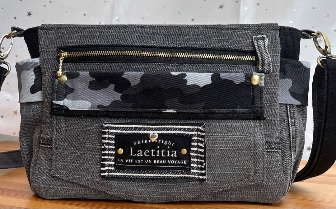 デニムリメイクバッグ（M）No.741☆ショルダーバッグ　斜めがけ