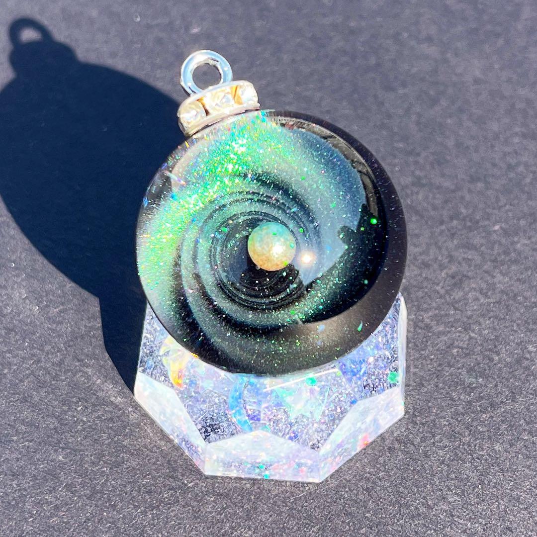【ハンドメイド】宇宙玉25mm２個・宇宙玉専用台座