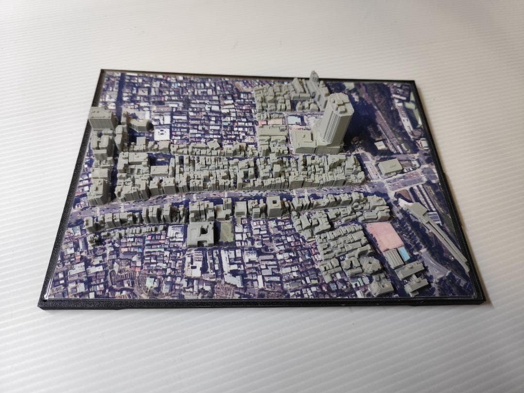 四谷周辺都市模型　(小型透明ケース付)