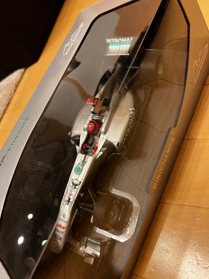美品 1/18 ミハエル・シューマッハ メルセデス GP W02 2011年