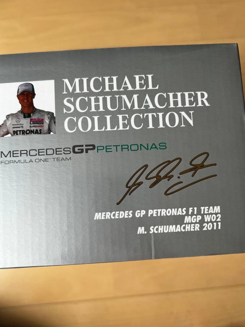 美品 1/18 ミハエル・シューマッハ メルセデス GP W02 2011年