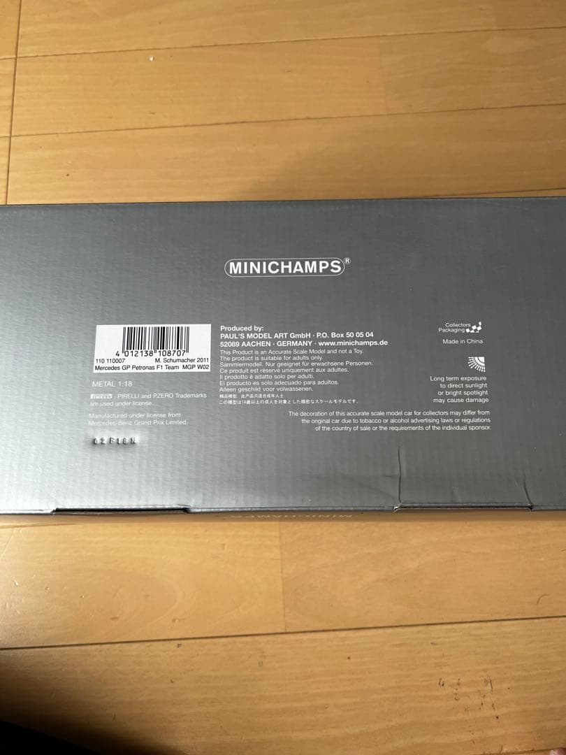 美品 1/18 ミハエル・シューマッハ メルセデス GP W02 2011年