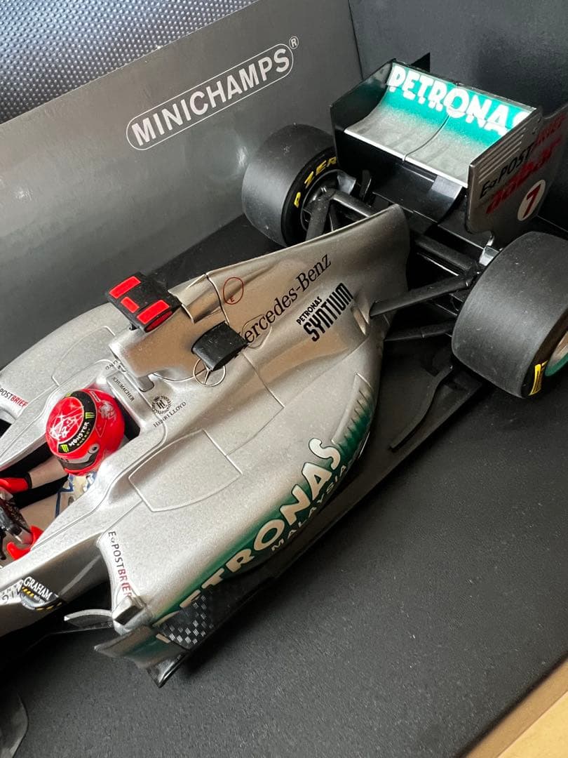 美品 1/18 ミハエル・シューマッハ メルセデス GP W02 2011年