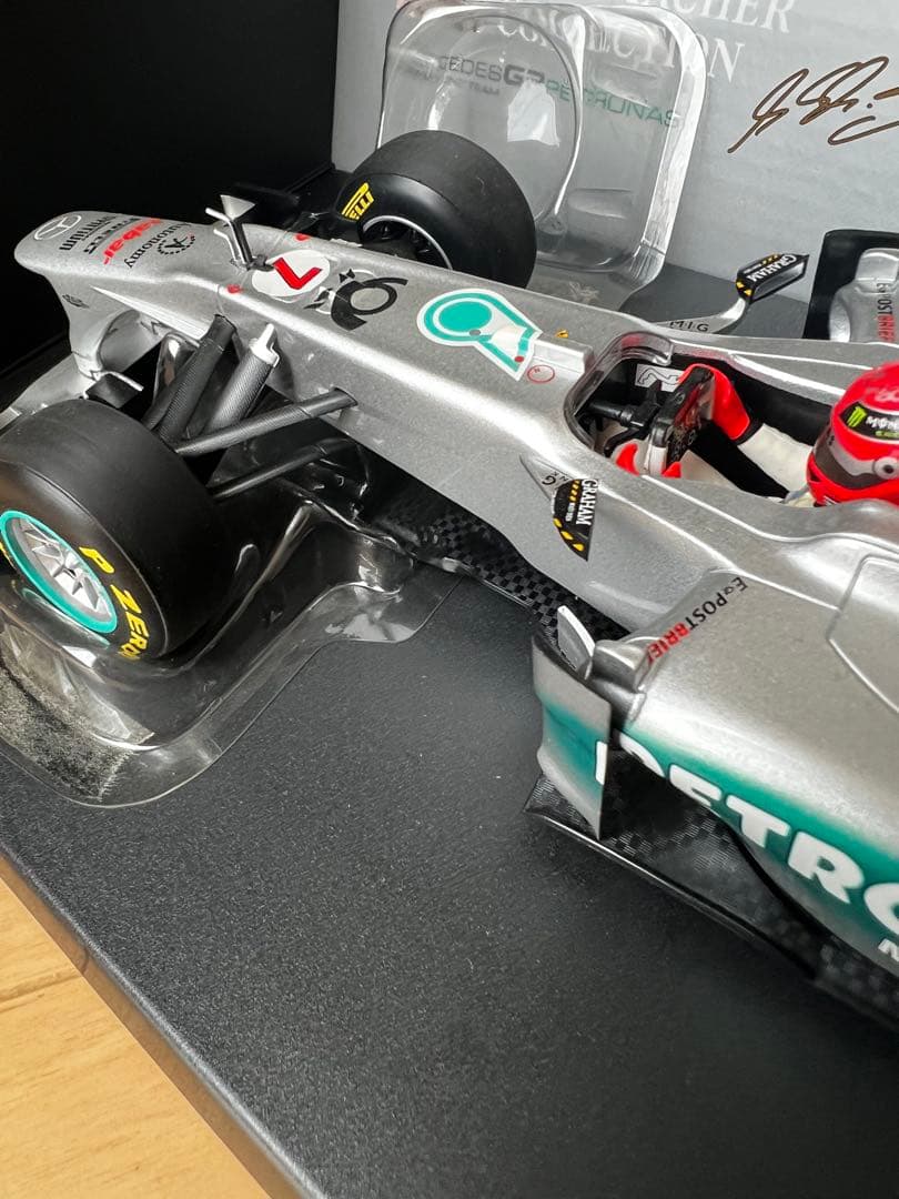 美品 1/18 ミハエル・シューマッハ メルセデス GP W02 2011年