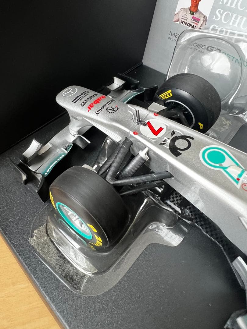 美品 1/18 ミハエル・シューマッハ メルセデス GP W02 2011年
