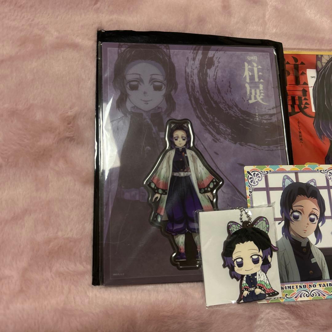 鬼滅の刃 胡蝶しのぶ 柱展 アクリルスタンド 色紙 缶バッジ ラバーストラップ