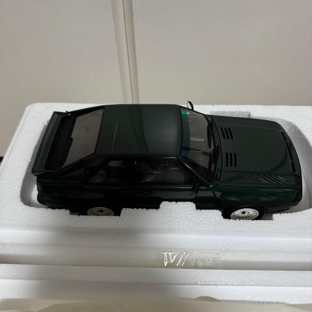 ミニカー AUTOart Audi sport Quattro 1988 1/18