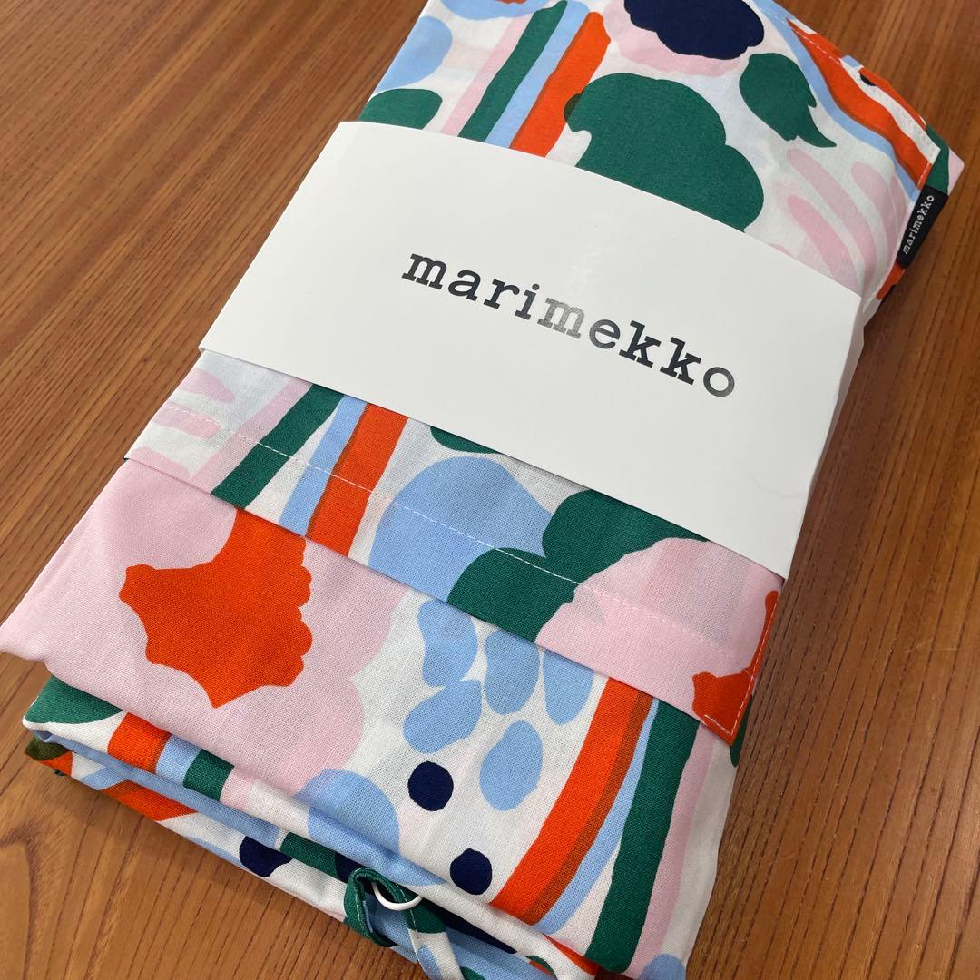 セール　マリメッコ　カルセリ　エプロンとミトンセット　新品