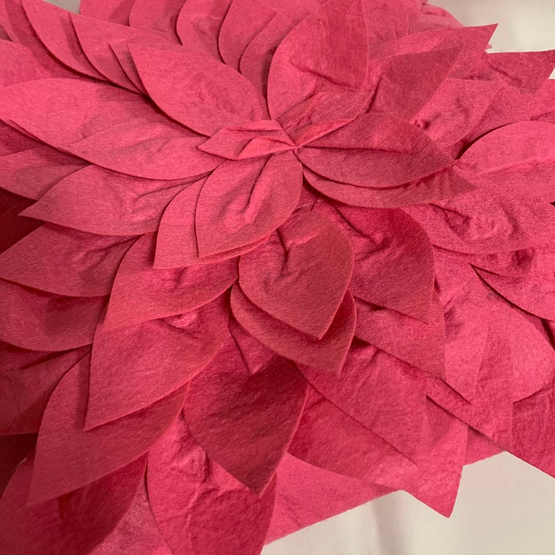 再値下げしました❗️ ピンク花びらクッションカバー