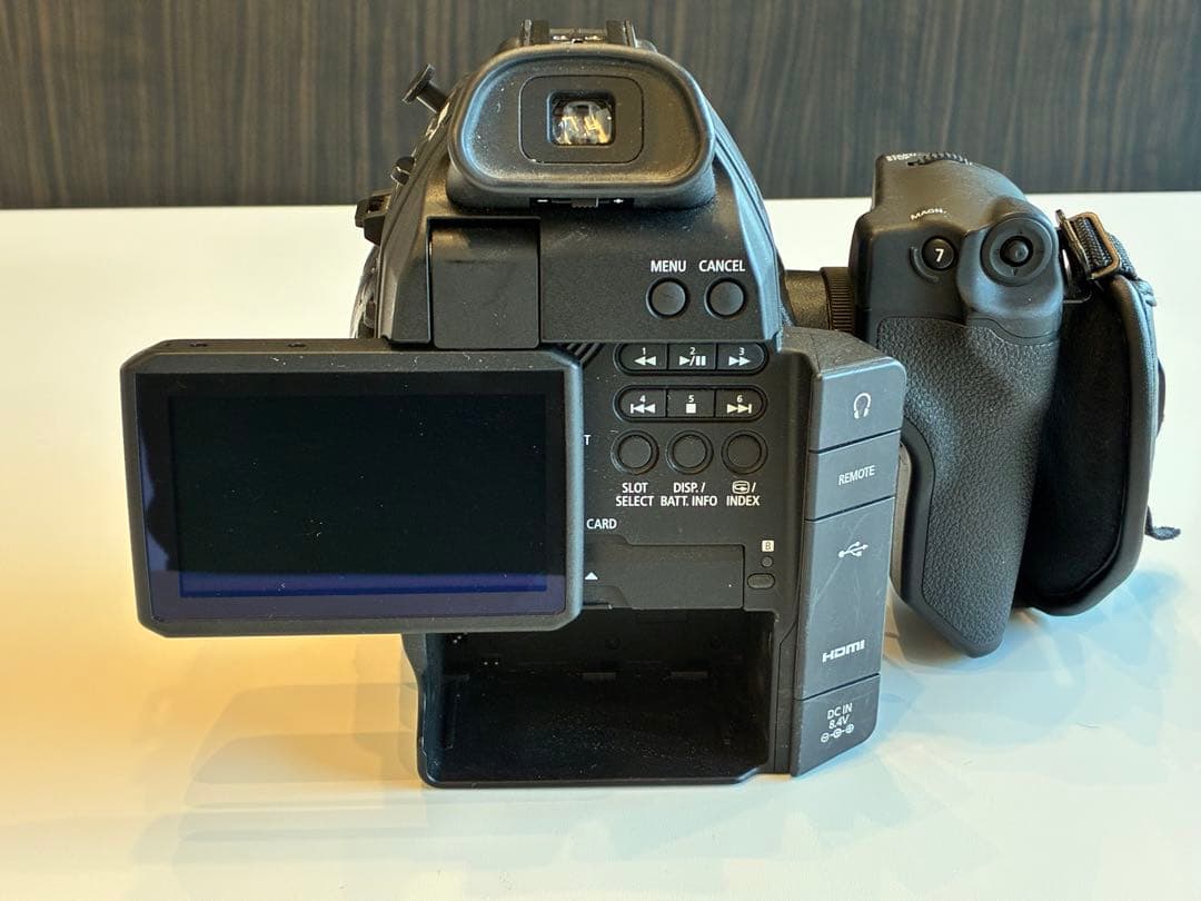 Canon EOS C100 ボディ（EFマウント）通電217時間