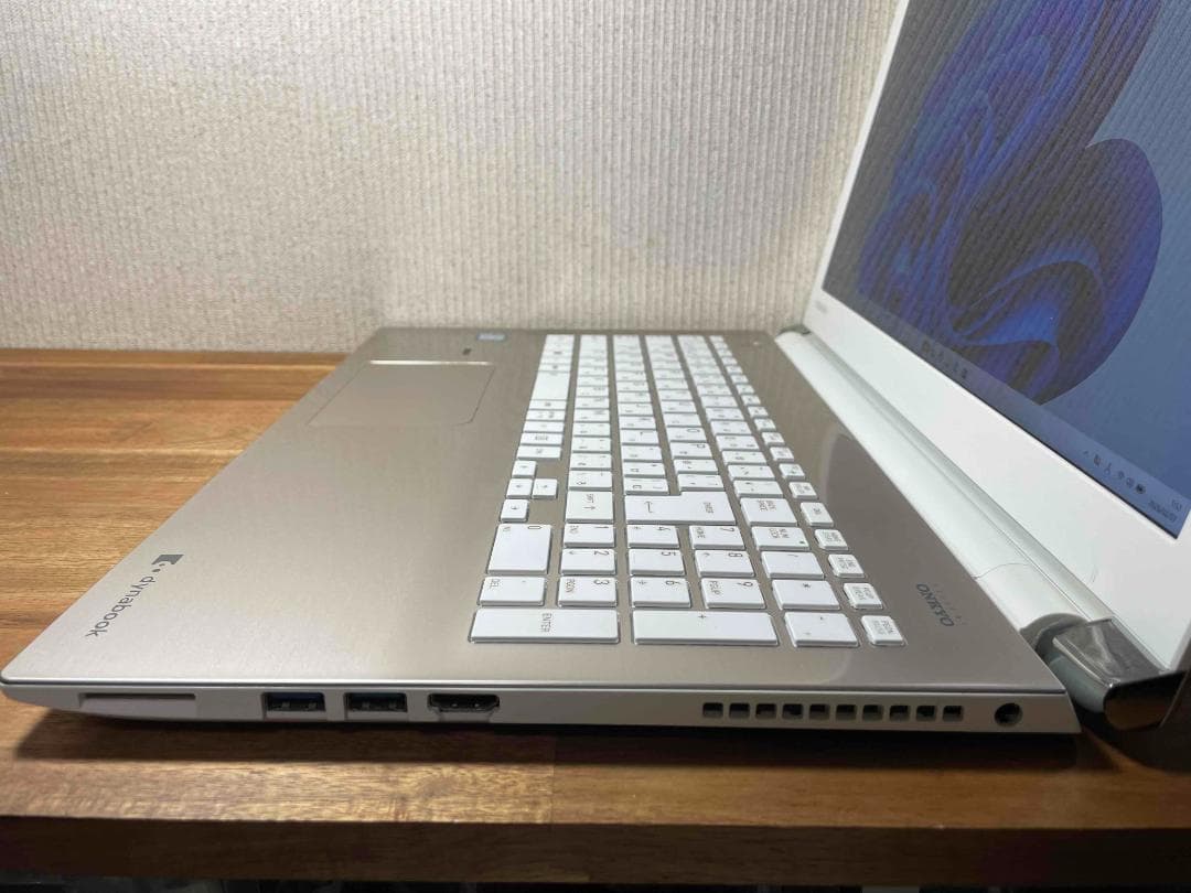 Win11 Office搭載 dynabook メモリ8GB新品SSD240GB