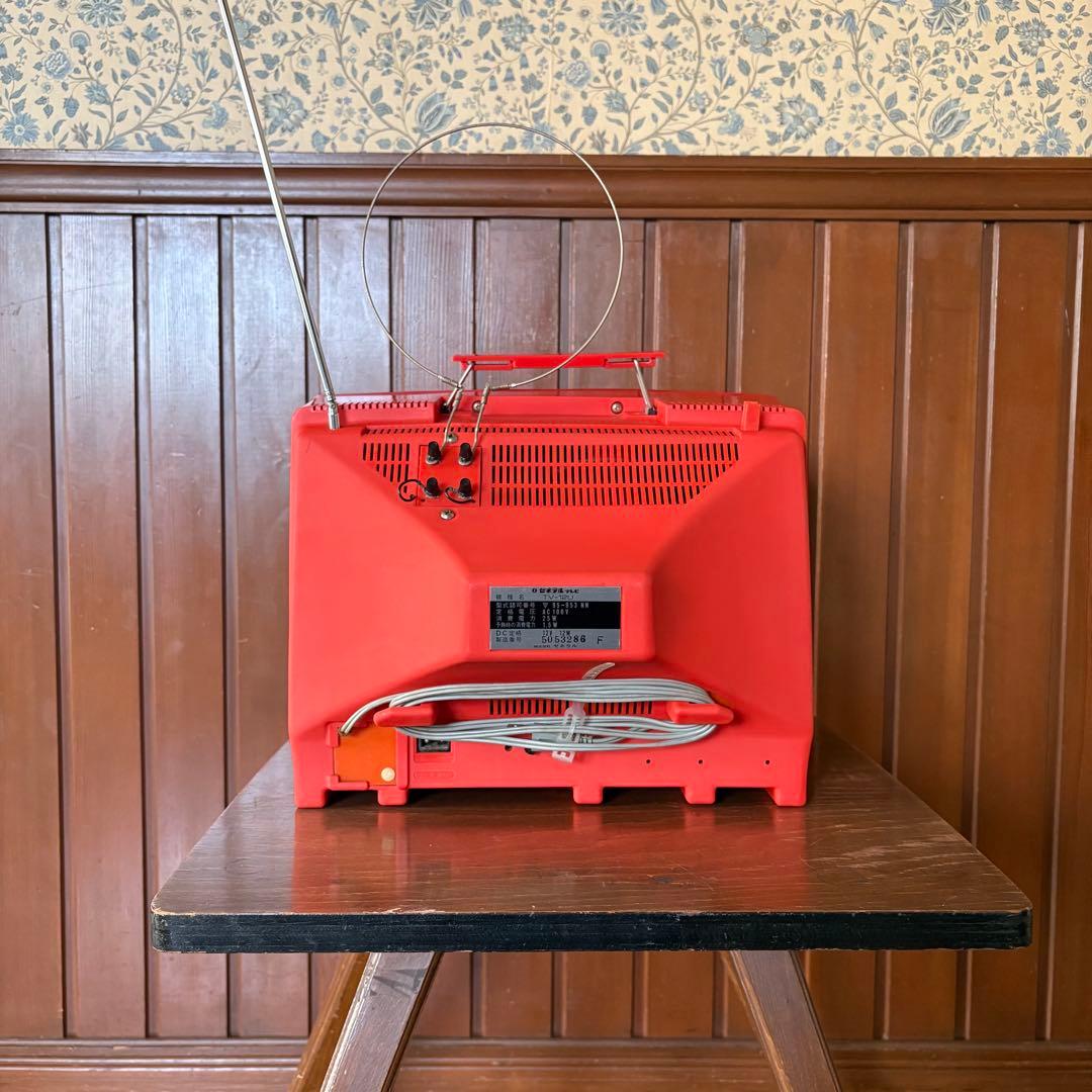 昭和レトロ　70年代　テレビ　デッドストック　箱付き　小型 ポータブルTV