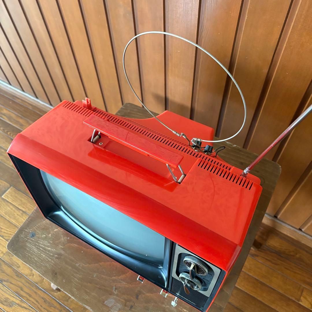 昭和レトロ　70年代　テレビ　デッドストック　箱付き　小型 ポータブルTV