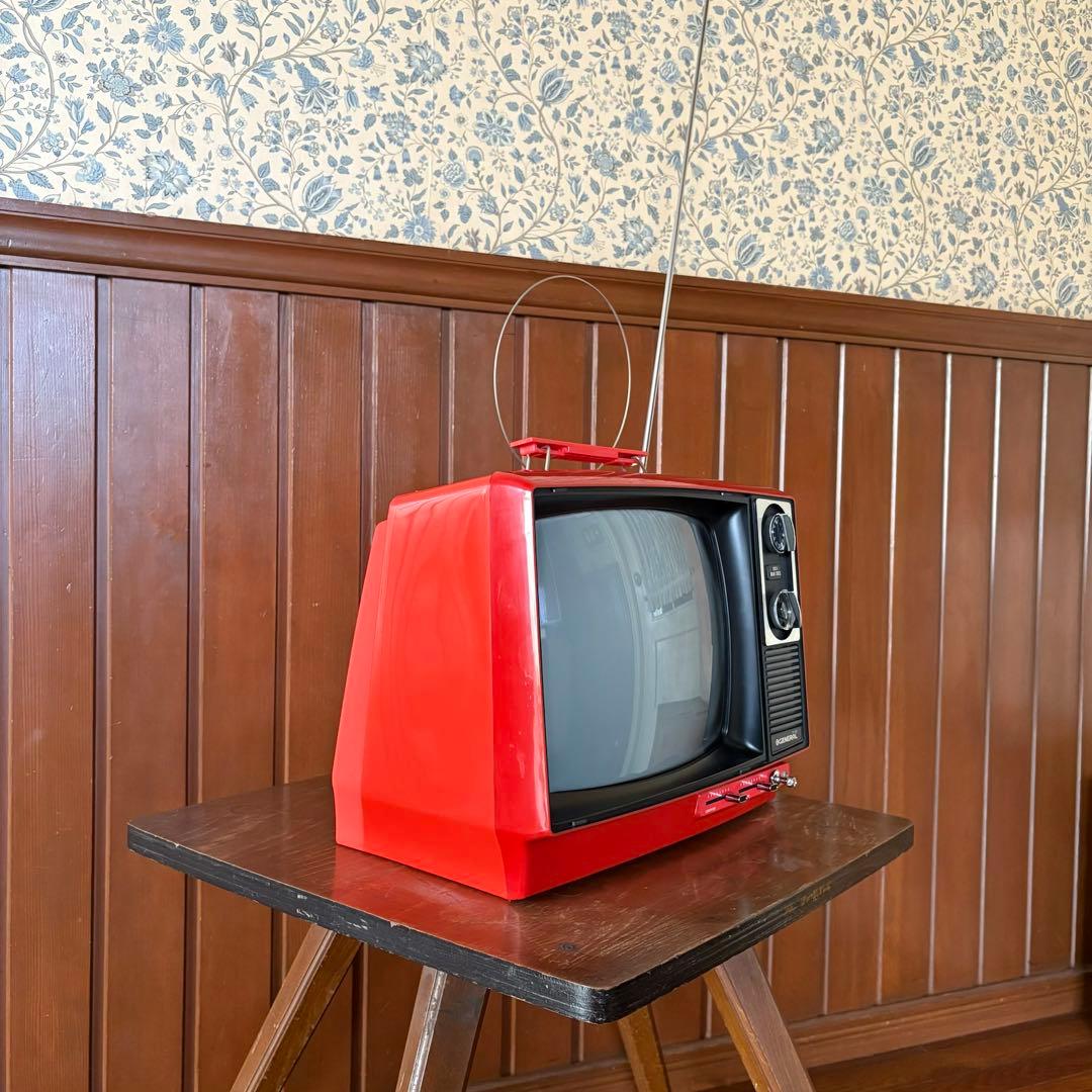 昭和レトロ　70年代　テレビ　デッドストック　箱付き　小型 ポータブルTV
