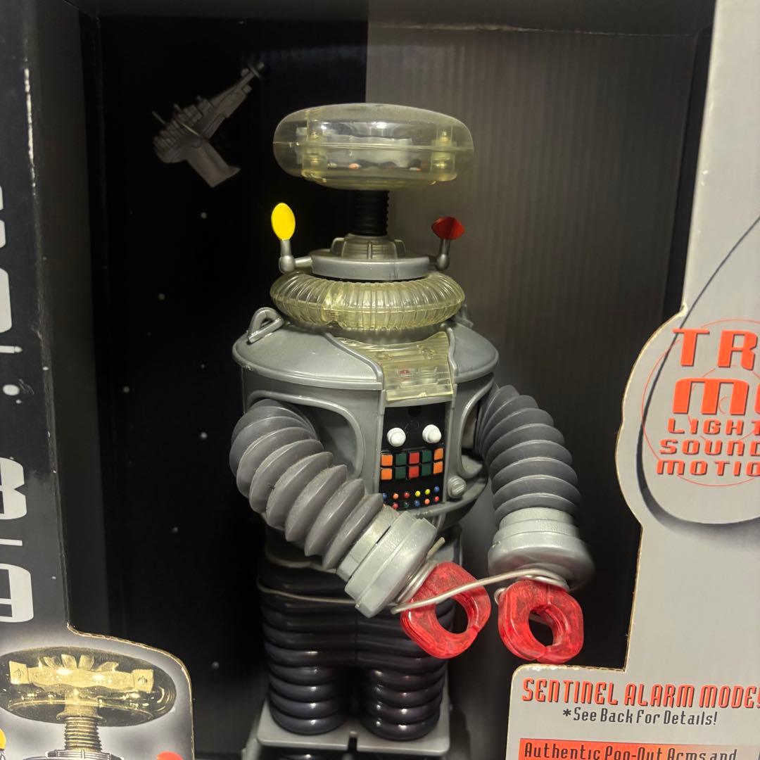 宇宙家族ロビンソン ロボット B-9 フィギュア トレンドマスターズ