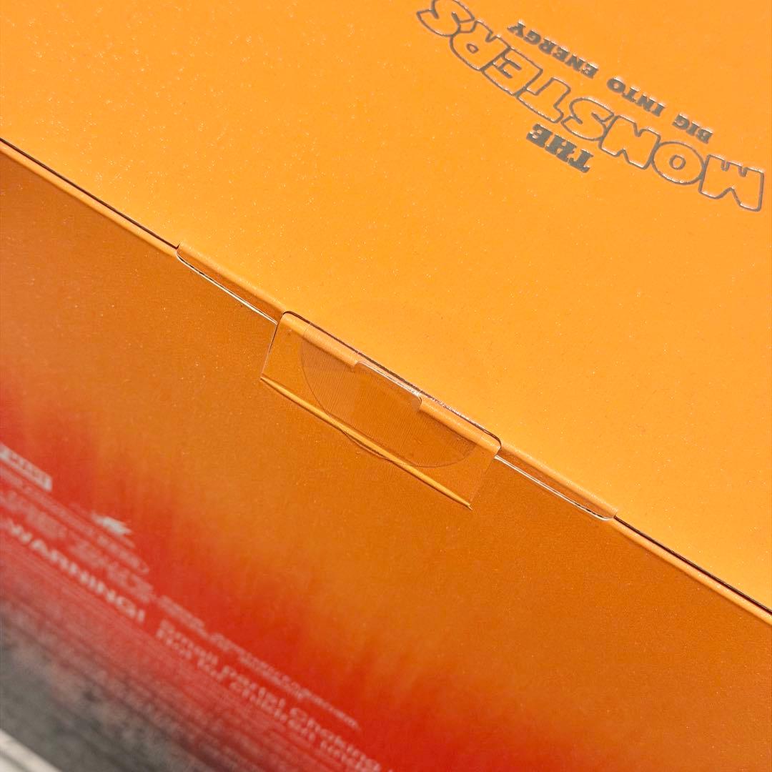 【匿名配送】Rock The Universe LABUBU ラブブ 正規品