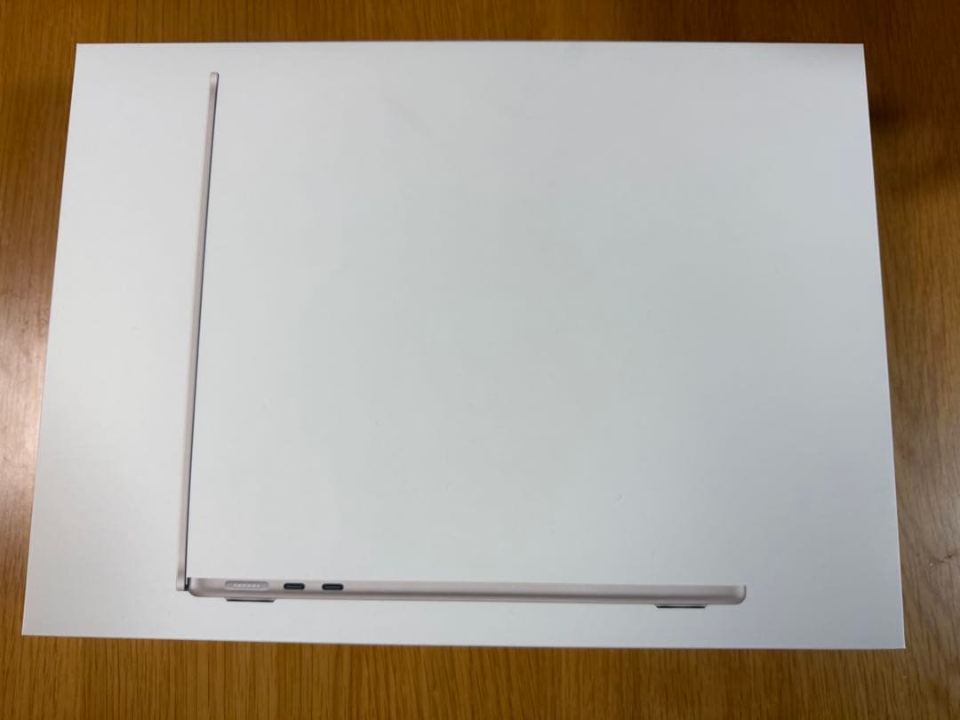 MacBook Air 13.6 M4 16GBメモリ256GB スターライト