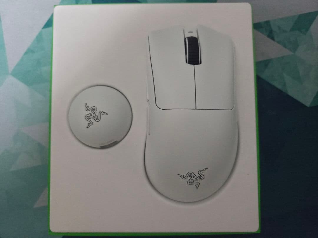 Razer DeathAdder V4 Pro　ゲーミングマウス