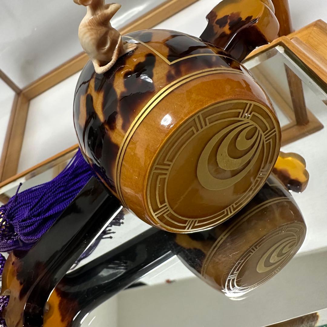 本鼈甲　べっ甲細工　ねずみと小槌　ガラスケース付き　縁起物