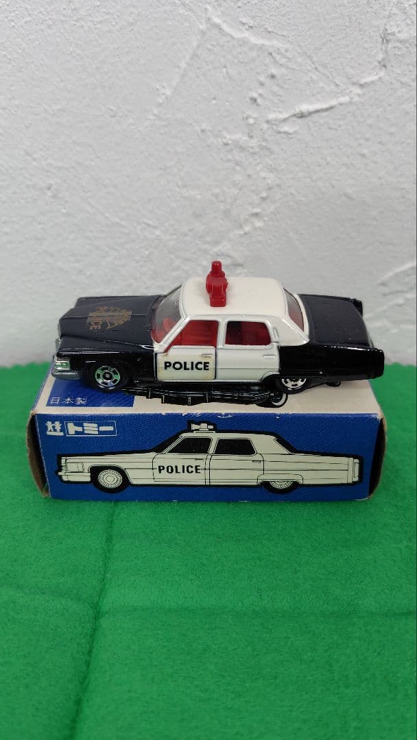トミカ 外国車シリーズ F51 キャデラック ポリスカー（日本製・青箱付）