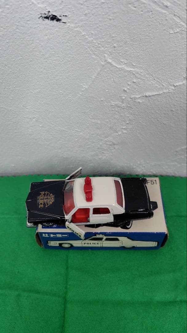 トミカ 外国車シリーズ F51 キャデラック ポリスカー（日本製・青箱付）