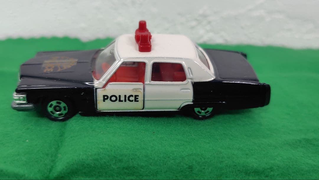 トミカ 外国車シリーズ F51 キャデラック ポリスカー（日本製・青箱付）