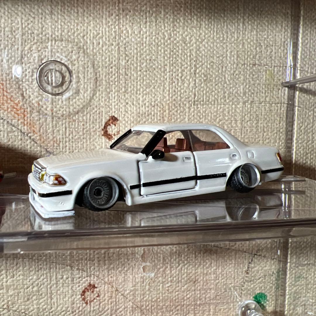 ホワイトセダン ミニカー カスタムホイール　13クラウン