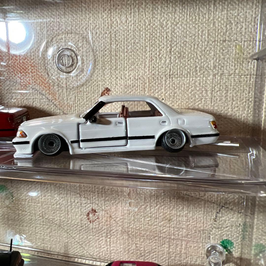 ホワイトセダン ミニカー カスタムホイール　13クラウン