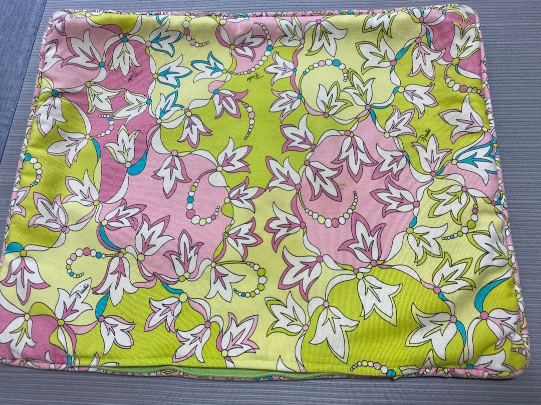 エミリオプッチヴィンテージクッション