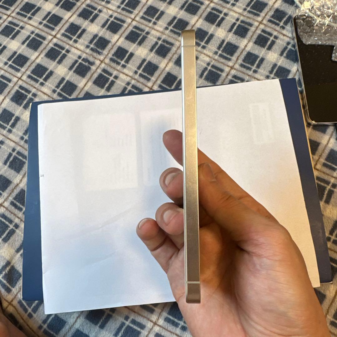 Galaxy S24 本体 SCG25 アンバーイエローSIMフリー