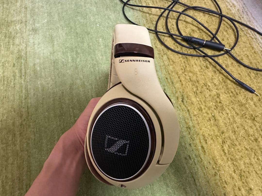 ゼンハイザー　SENNHEISER HD598