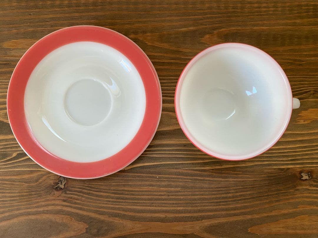 貴重　オールドパイレックス・フラミンゴピンクシリーズ中皿3、カップ&ソーサー2
