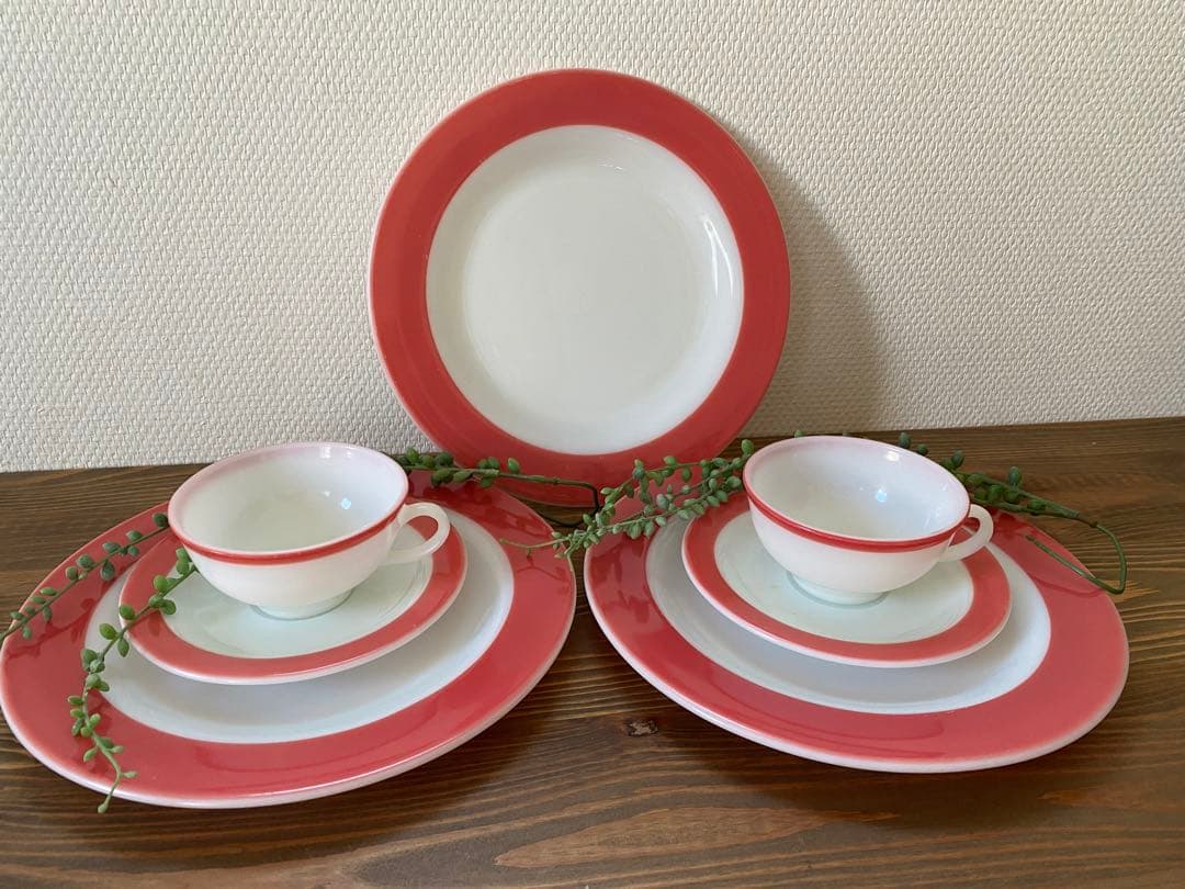 貴重　オールドパイレックス・フラミンゴピンクシリーズ中皿3、カップ&ソーサー2