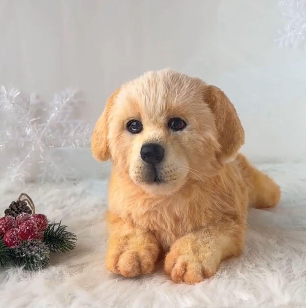 ゴールデンレトリバーの子犬のぬいぐるみ