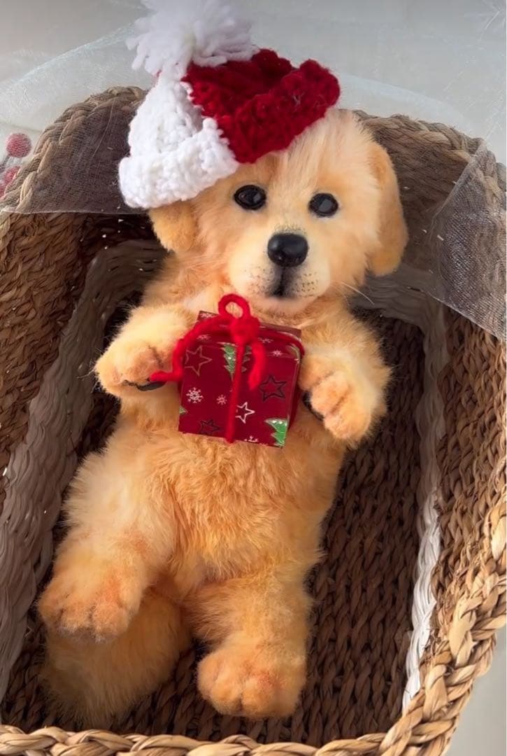ゴールデンレトリバーの子犬のぬいぐるみ