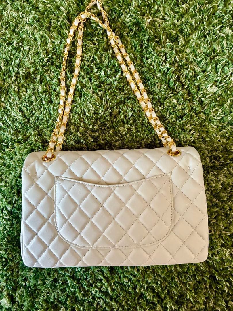 ホワイト キルティングバッグ ショルダーバッグ