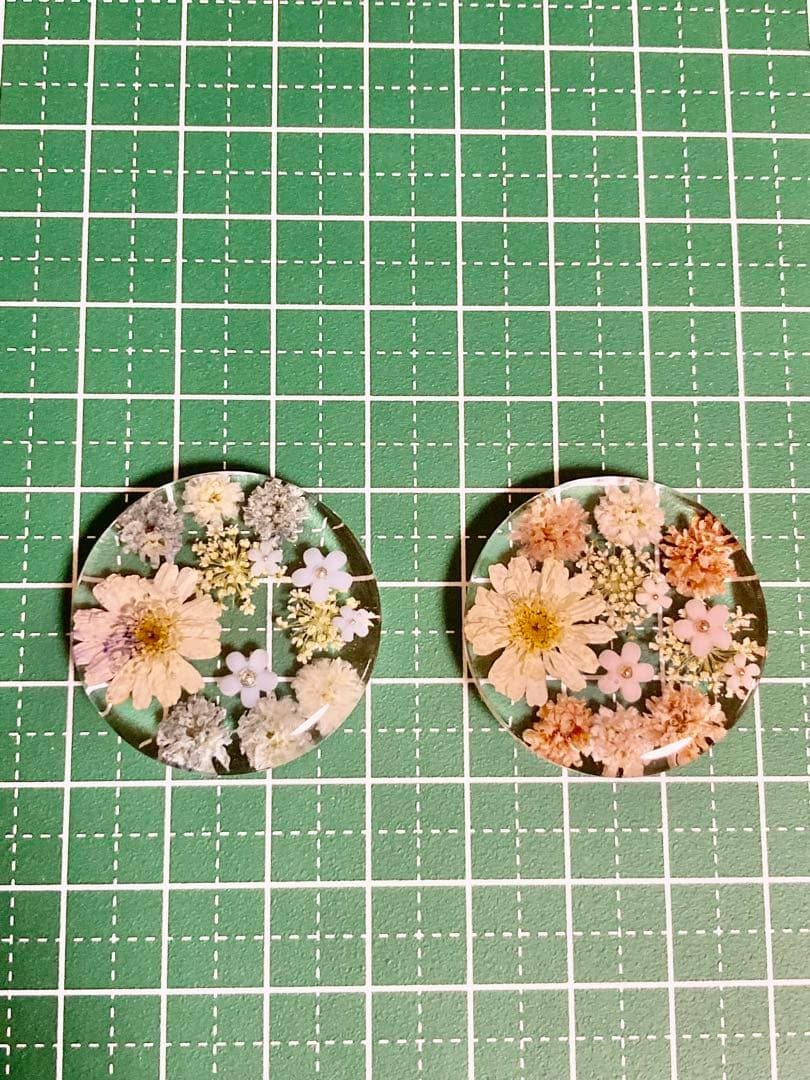 【N.413】ハンドメイドヘアゴムorポニーフック　マトリカリア　かすみ草