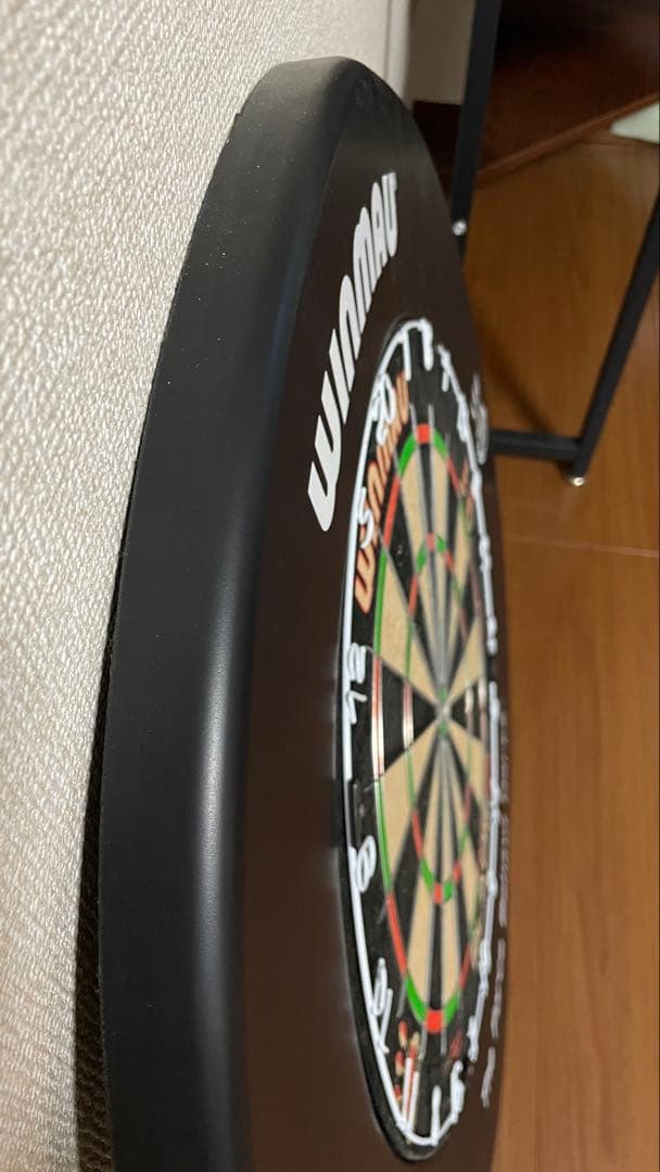 winmau BLADE5 ハードダーツボード サラウンド付き
