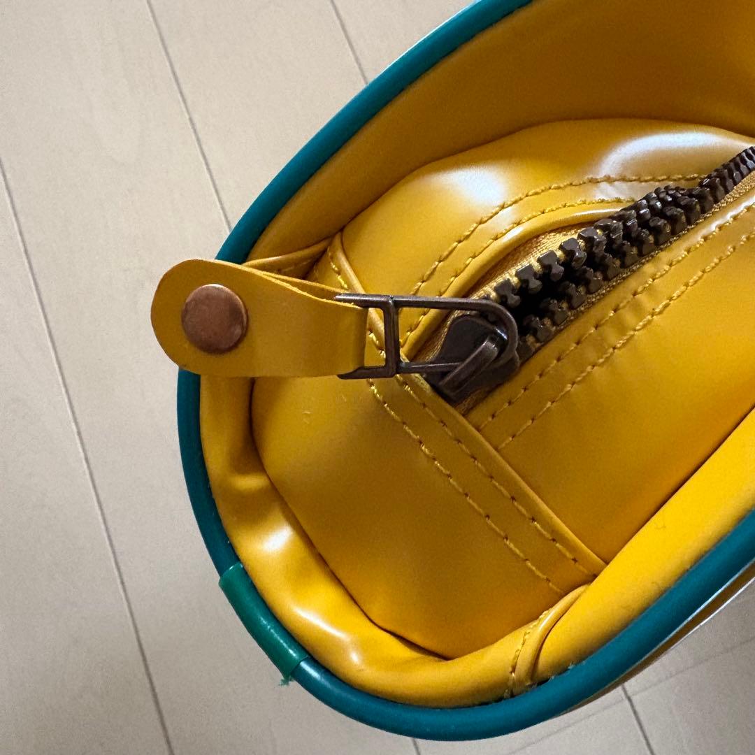 ボンダッチ Von Dutch ミニ クラッチバック 黄色 イエロー