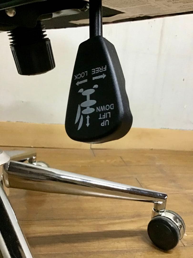 管249☆デスクチェア☆ベルベット☆オフィス回転チェア☆ 昇降チェア☆クロム脚