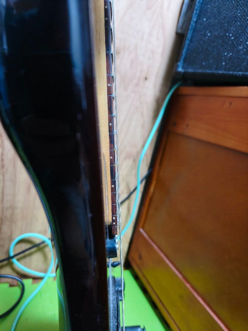 コンポネート　エレキギター